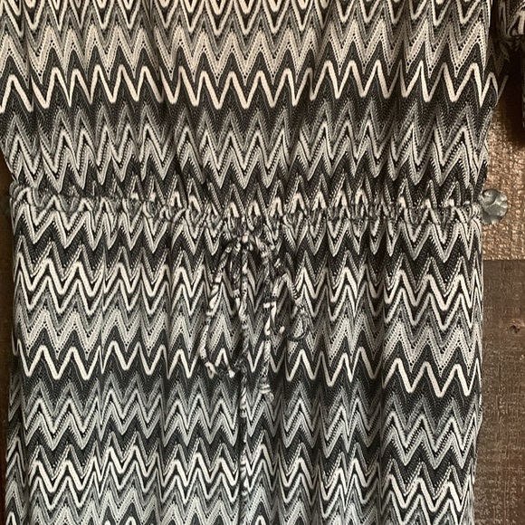 Emma & Michelle women’s white gray chevron midi dress pockets size 8 casual - Picture 5 of 16